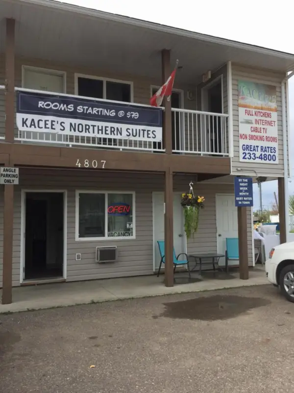 Kacee's Northern Suites 9